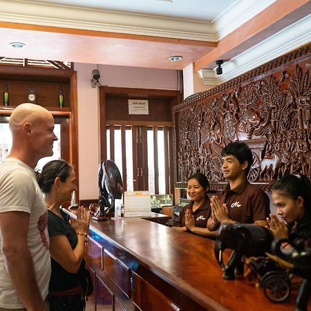 Nawin Palace Guesthouse Phnom Penh Extérieur photo
