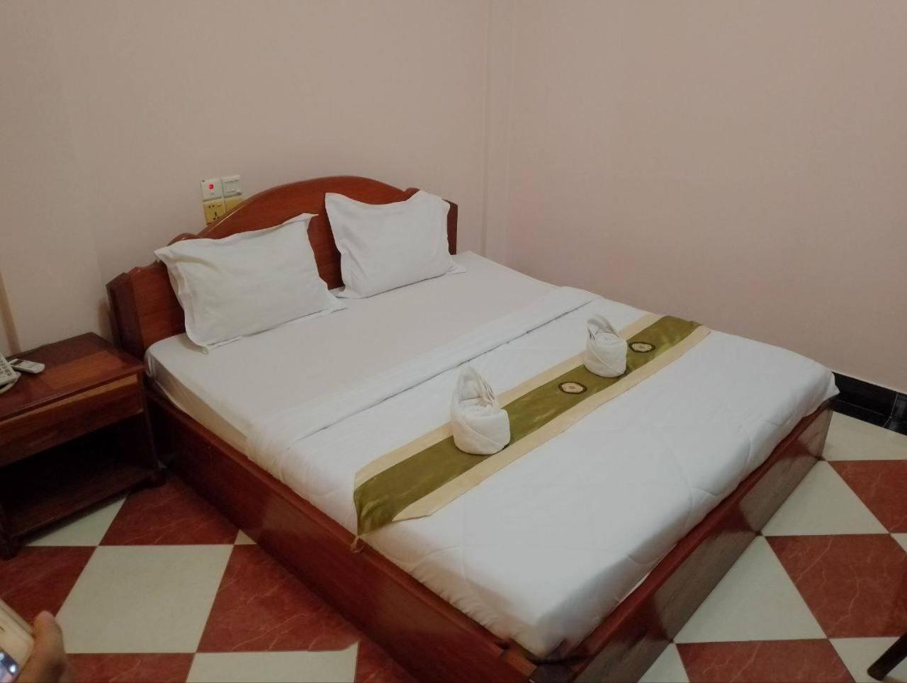 Nawin Palace Guesthouse Phnom Penh Extérieur photo