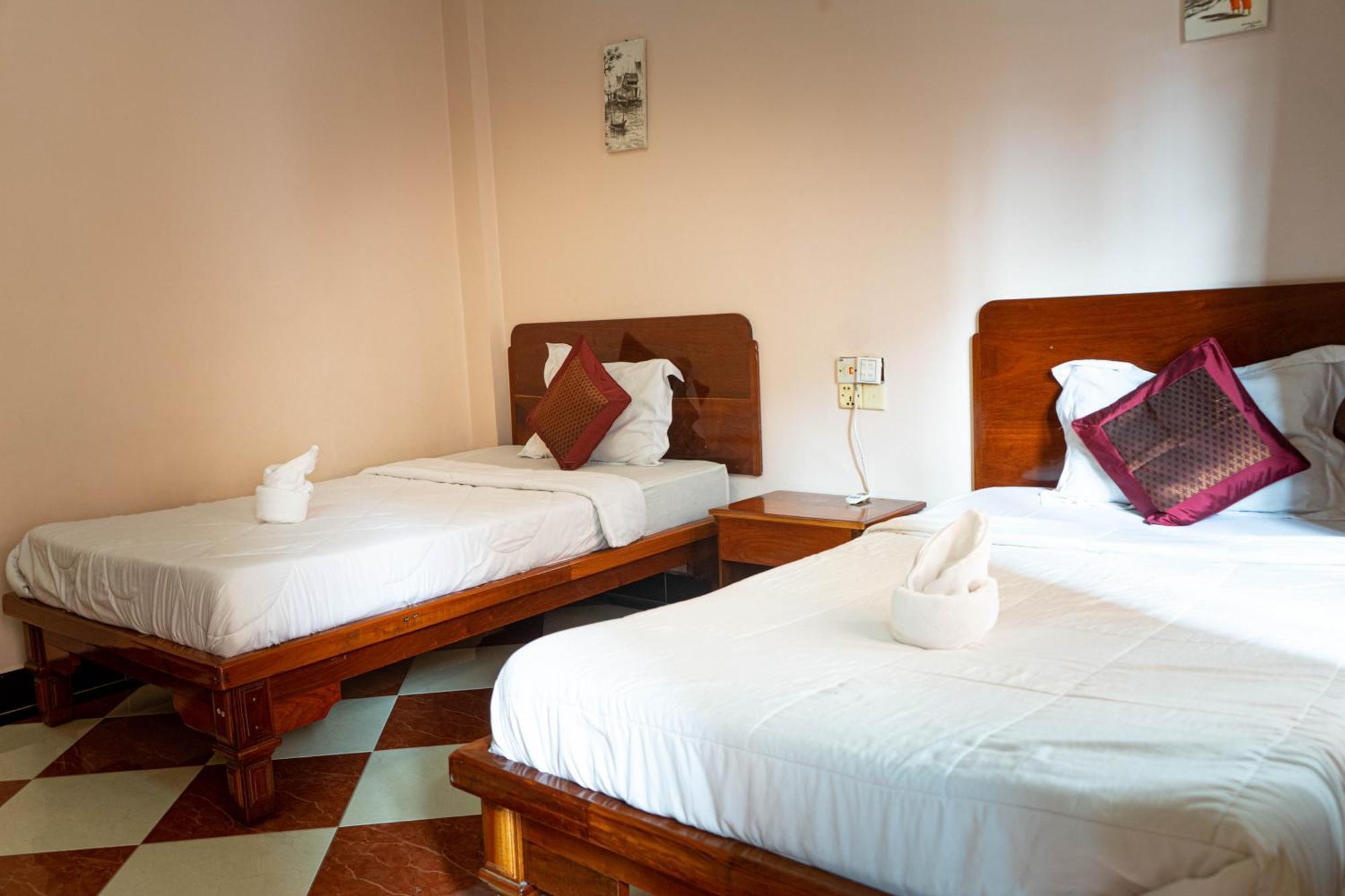 Nawin Palace Guesthouse Phnom Penh Extérieur photo