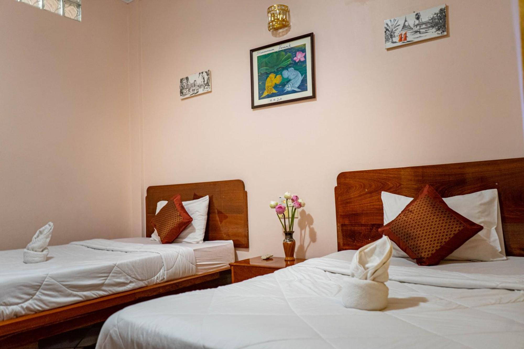Nawin Palace Guesthouse Phnom Penh Extérieur photo