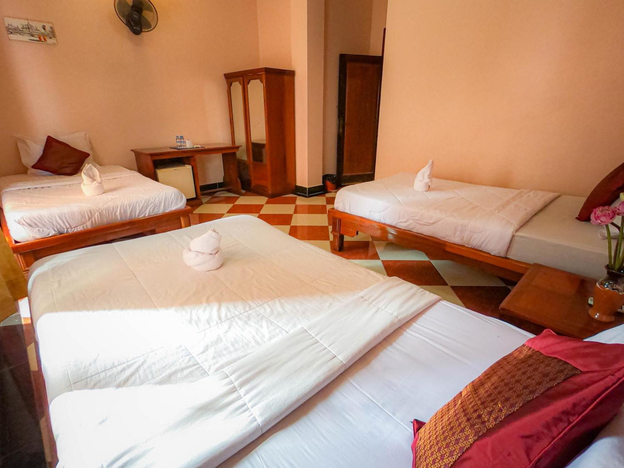 Nawin Palace Guesthouse Phnom Penh Extérieur photo
