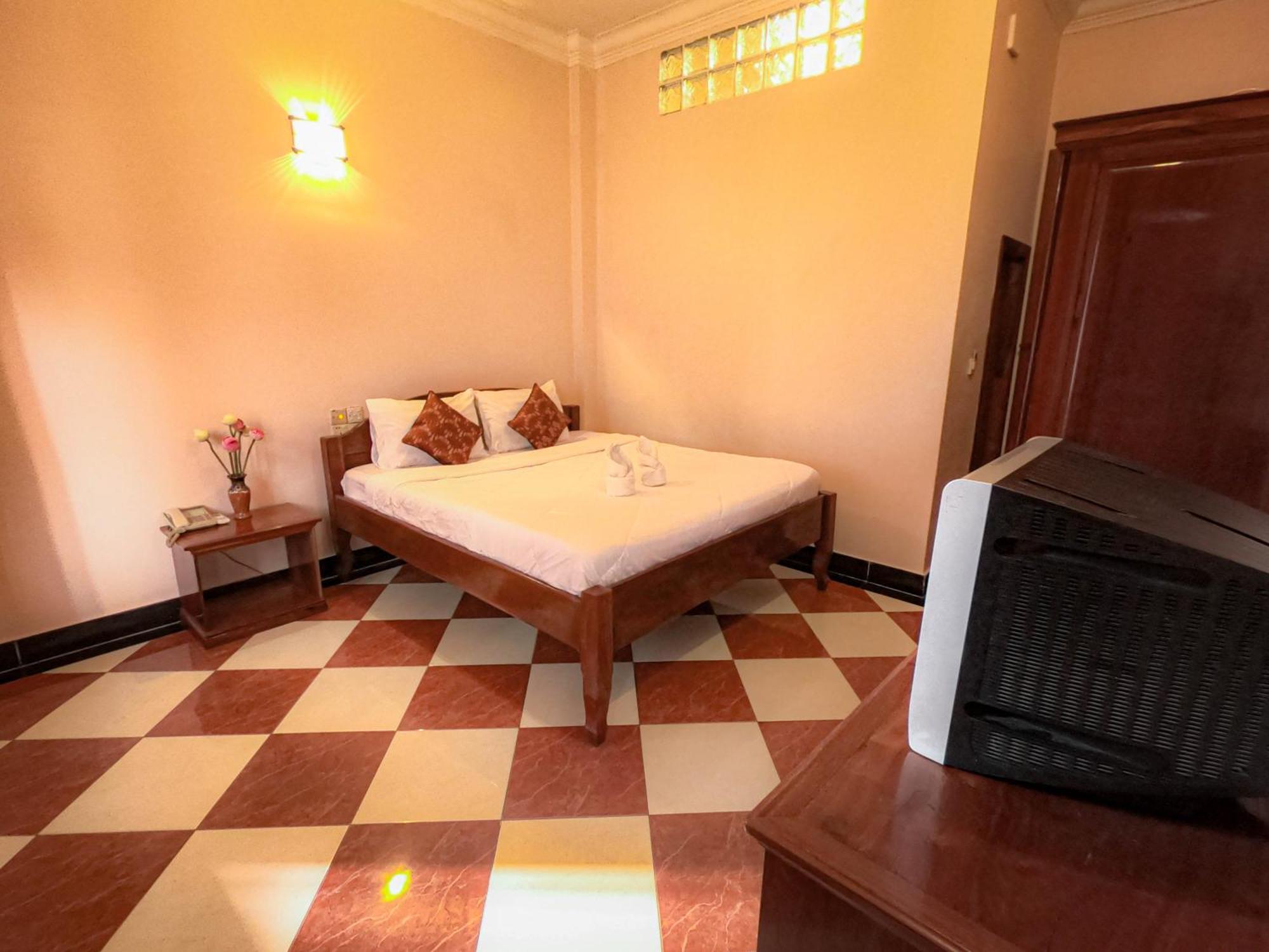 Nawin Palace Guesthouse Phnom Penh Extérieur photo