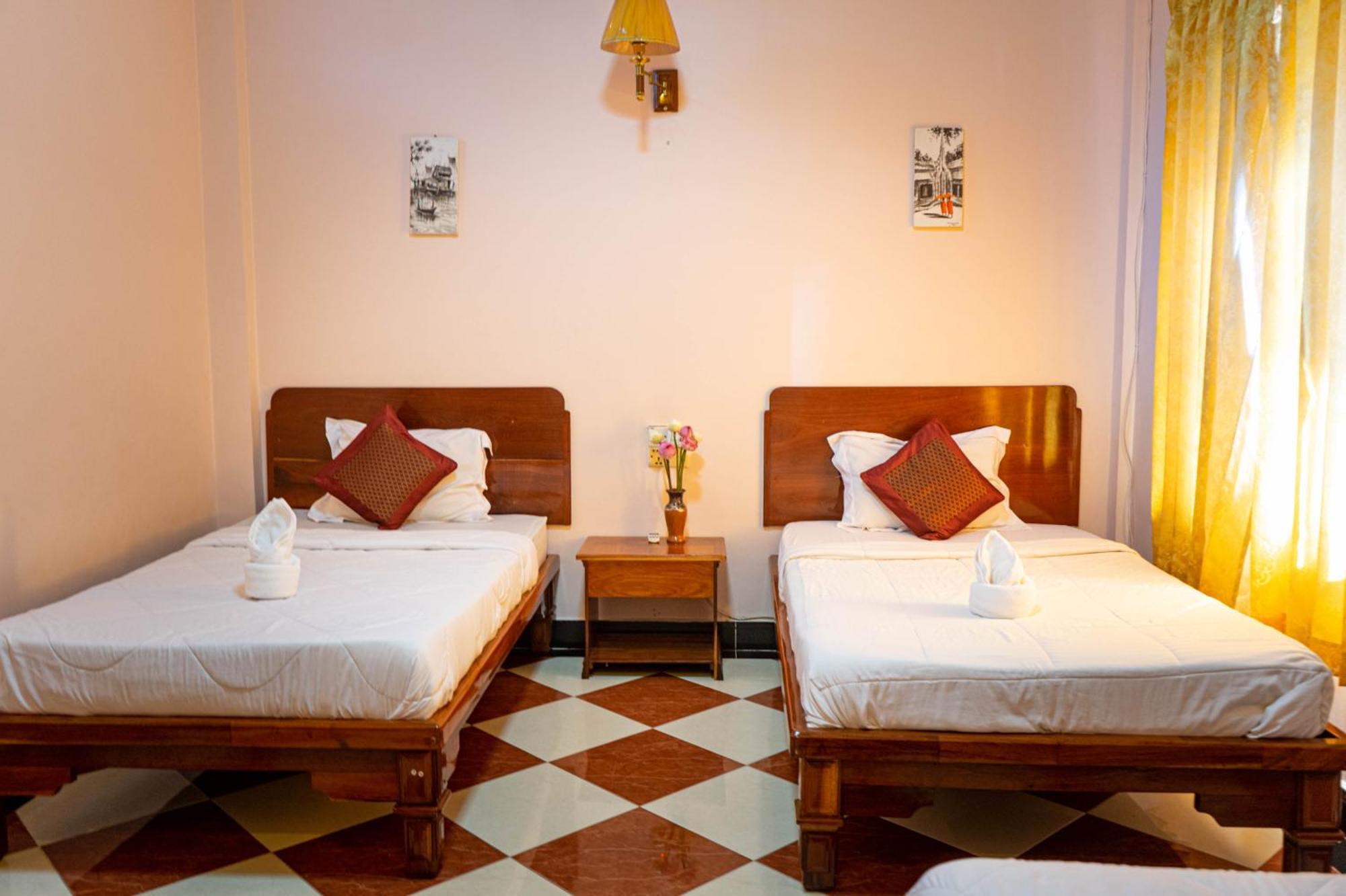 Nawin Palace Guesthouse Phnom Penh Extérieur photo