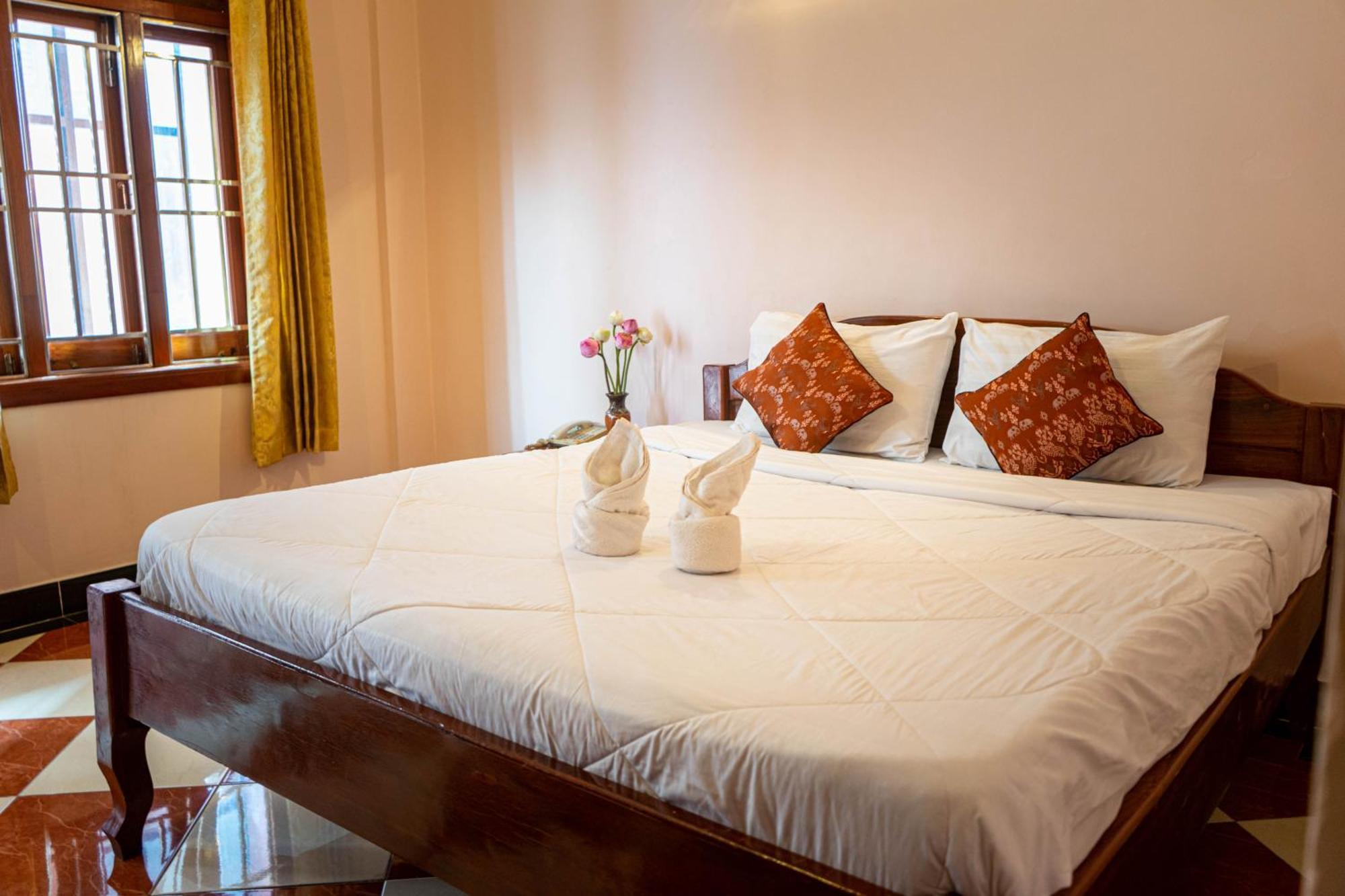 Nawin Palace Guesthouse Phnom Penh Extérieur photo